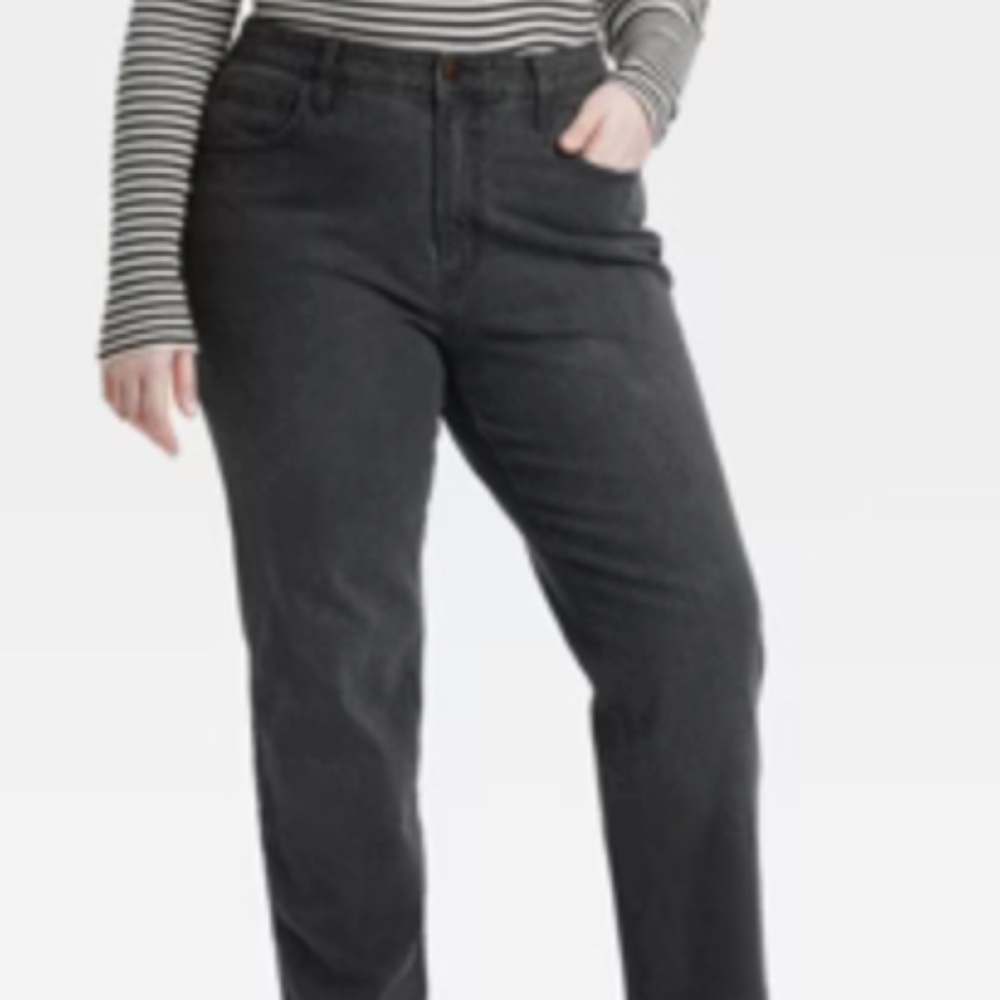 Women’s mid rise 90’s straight jeans